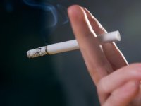 Курение сигарет и кальяна повышает или понижает давление?