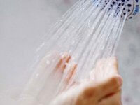 Как принимать контрастный душ при высоком давлении?
